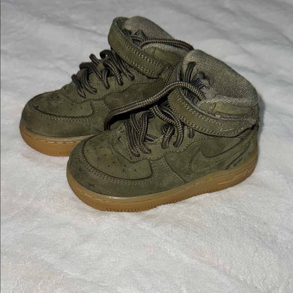 Nike Kids Olive Sneakers with Gum Sole